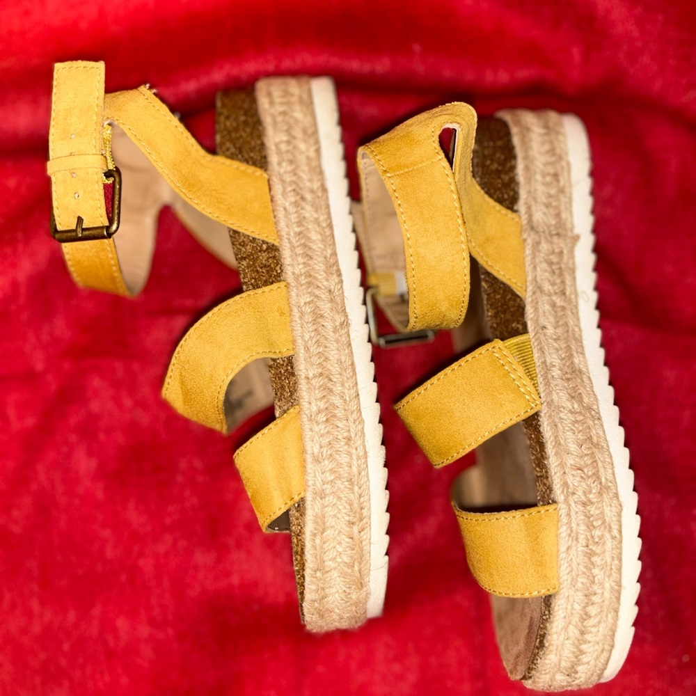 Platform sandals - Picture 4 of 4